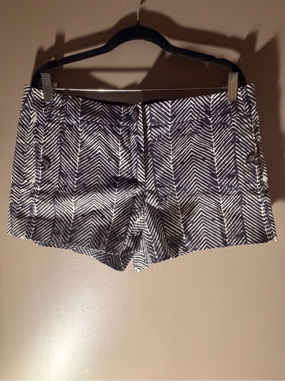 Tory Burch Navy & White Herringbone Print Tailored Shorts | Size 12